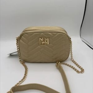 NWT Badgley Mischka Beige Quilted Crossbody Camera Bag
